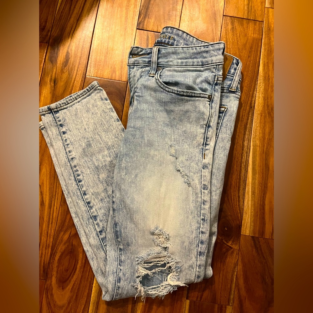 Teen Boy American Eagle faded, ripped jeans. Size 28 x28